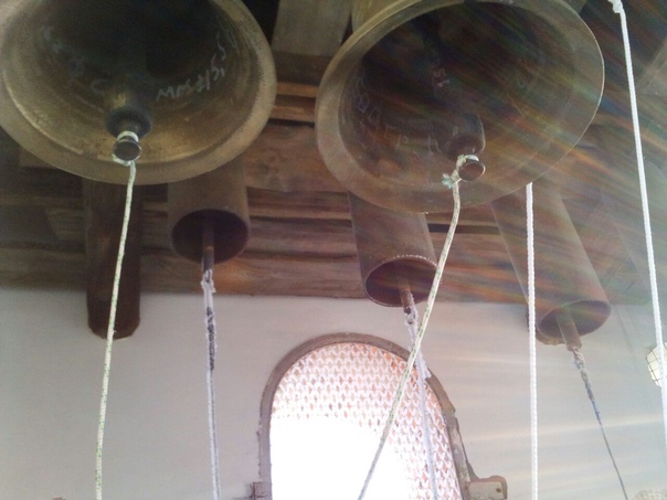Три колокола Новосибирского литья переехали на колокольню храма Святаго ареопагита Дионисия